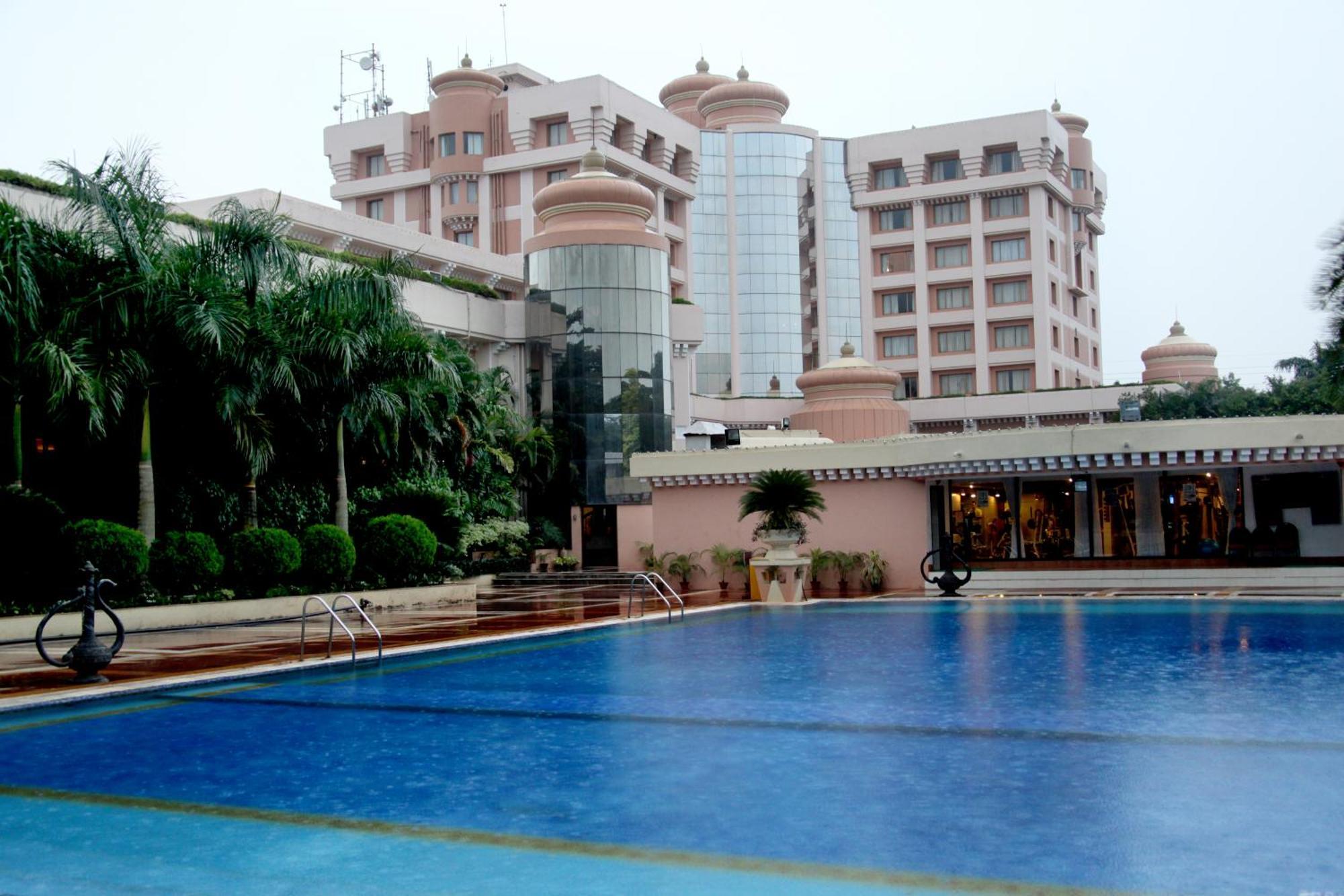 Hotel Swosti Premium Bhubaneswar Esterno foto