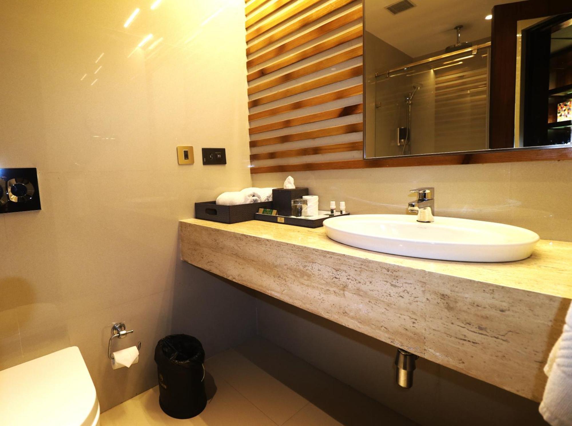 Hotel Swosti Premium Bhubaneswar Esterno foto