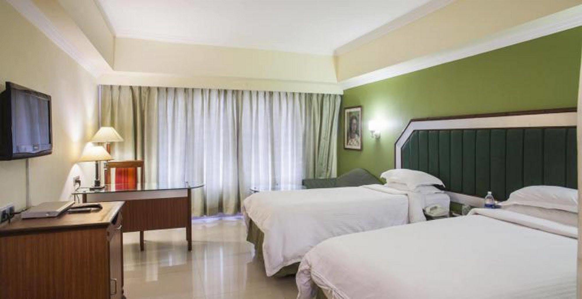 Hotel Swosti Premium Bhubaneswar Esterno foto