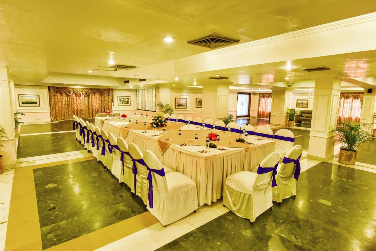 Hotel Swosti Premium Bhubaneswar Esterno foto