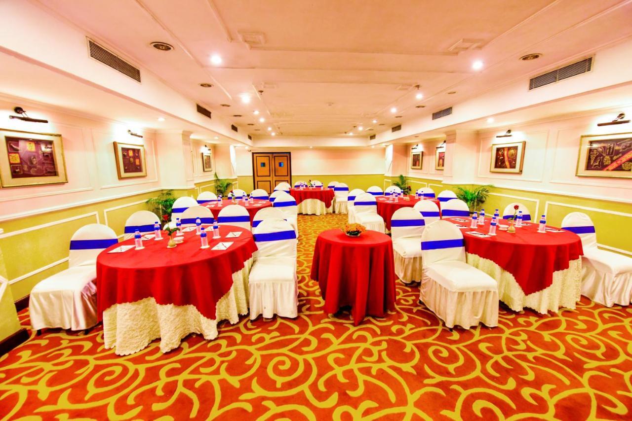 Hotel Swosti Premium Bhubaneswar Esterno foto